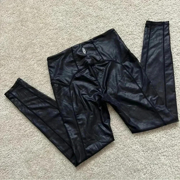 Free People FP Movement Black Shiny Leggings Pants Size Small Urban Outfitters - Picture 5 of 16